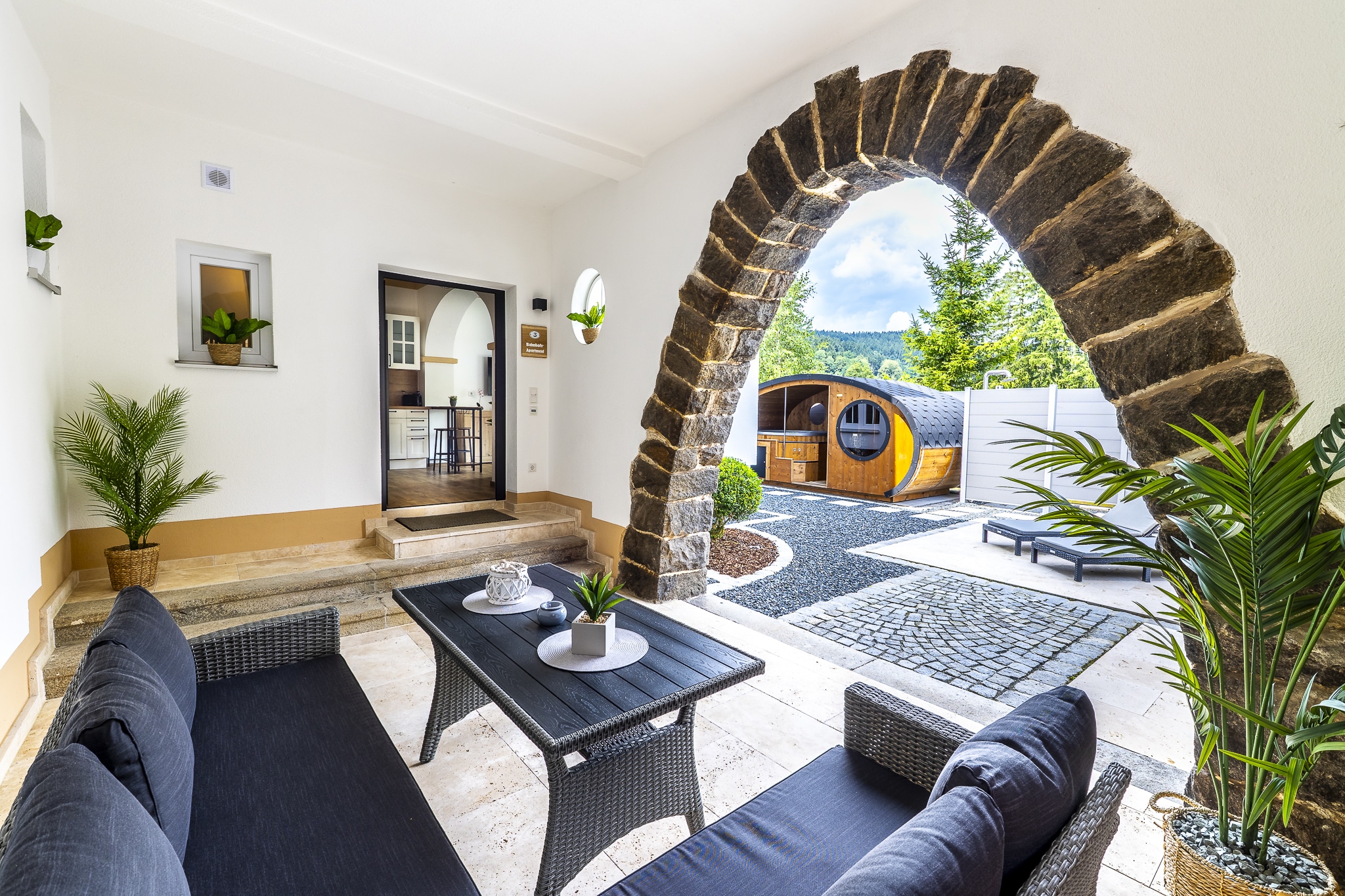 Mehr über den Artikel erfahren Bahnhofsapartment
